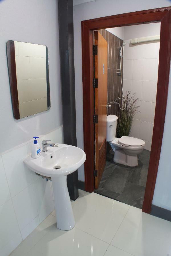 S'Prima Hostel Phitsanulok Εξωτερικό φωτογραφία